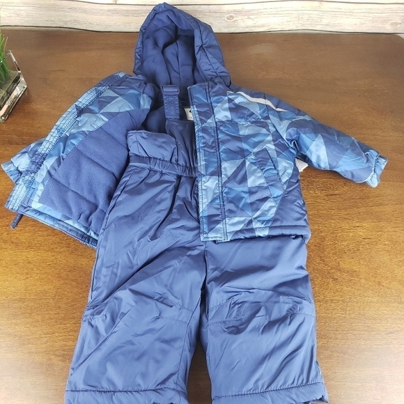 🆕️ Toughskins Infant Snowsuit 🌨❄ - Picture 2 of 4